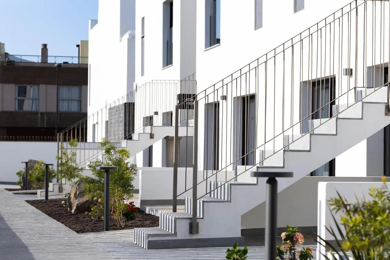 Esmeralda Cotillo Homes By Livvo 0*,