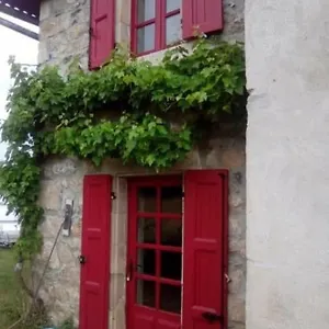 petite-maison-a-la-malrevers.hotels-rhonealpes.com/