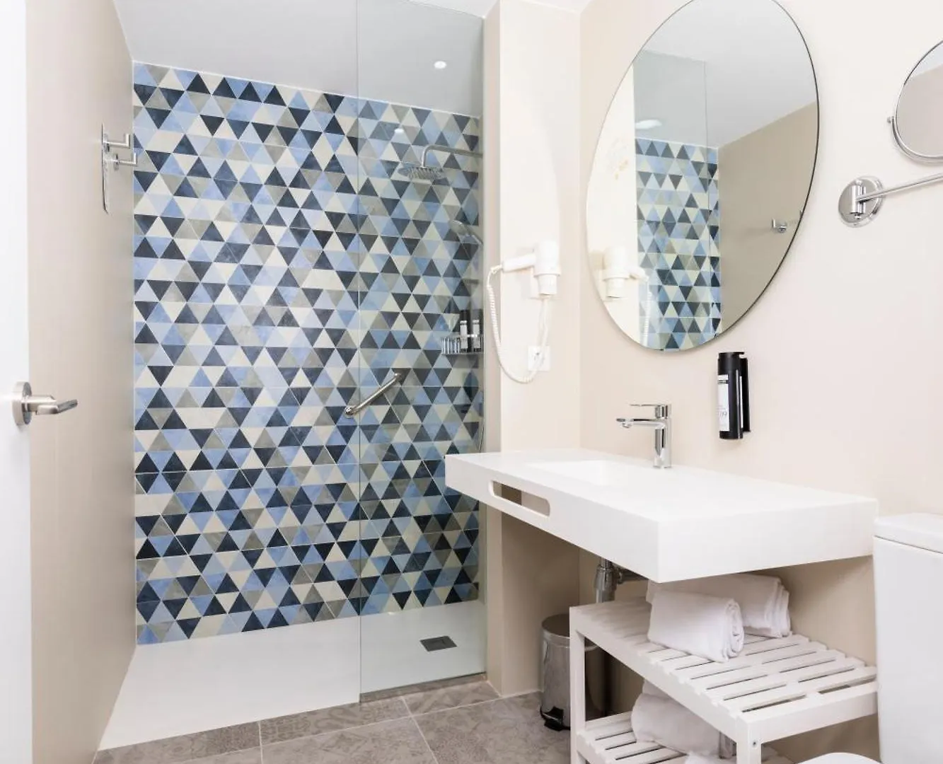 Esmeralda Cotillo Homes By Livvo Apartment